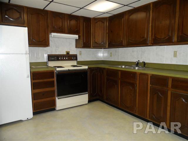 3222 Sheridan Road Pekin, IL 61554 - Photo 5 of 15 Gallery Image 5