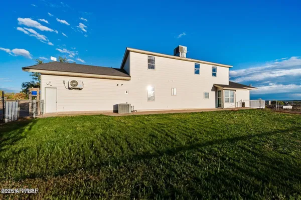 a view of a pathway both side of building