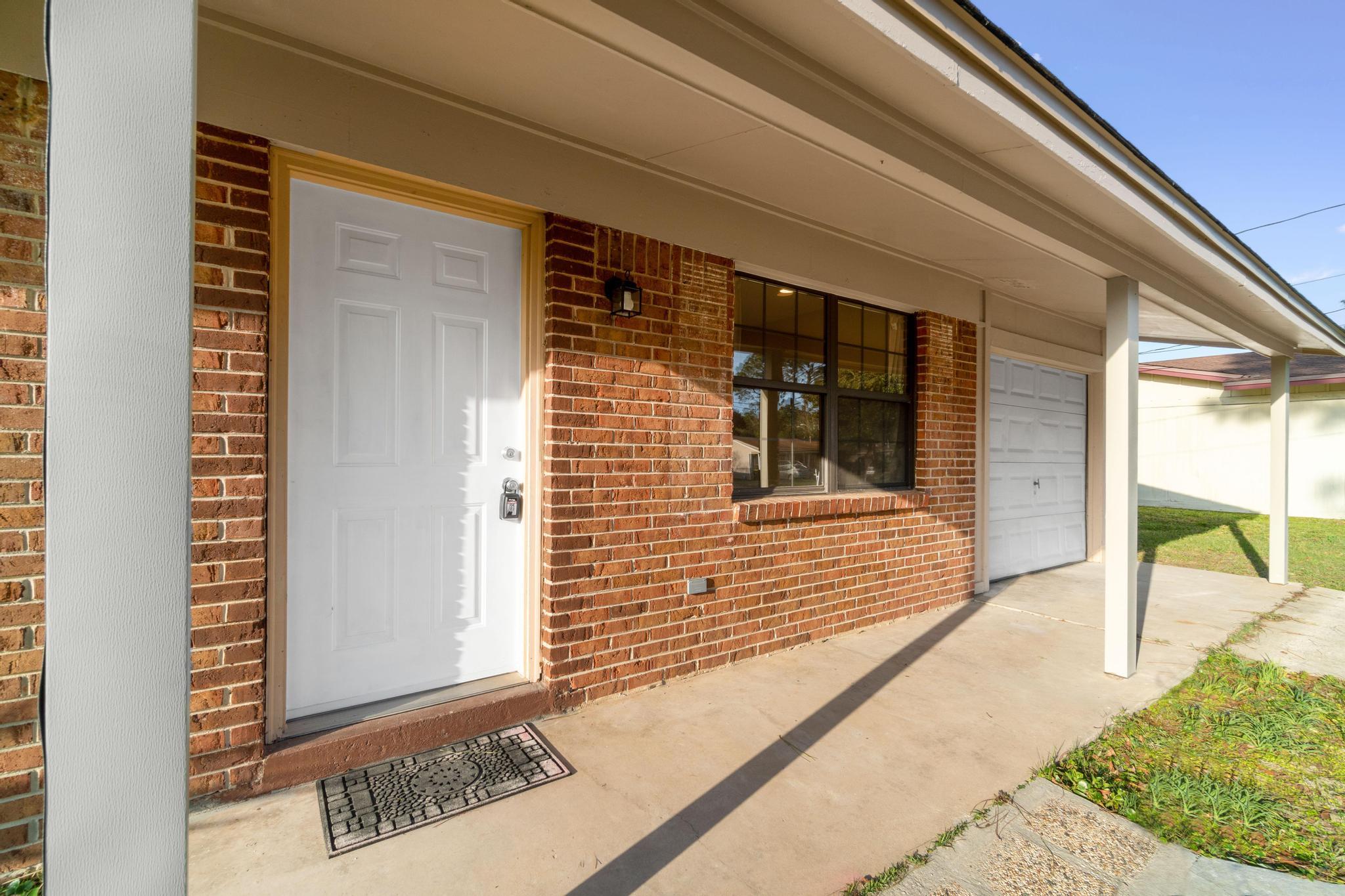 233 Santa Rosa Street Southwest Fort Walton Beach, FL 32548 - Photo 3 of 28 Gallery Image 3
