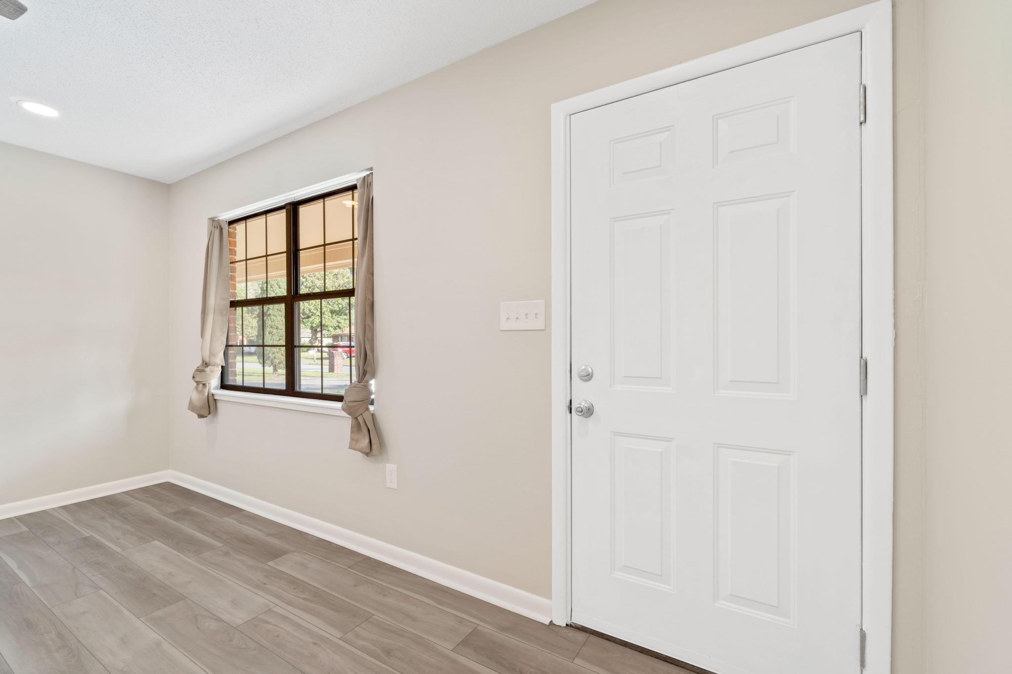 233 Santa Rosa Street Southwest Fort Walton Beach, FL 32548 - Photo 4 of 28 Gallery Image 4