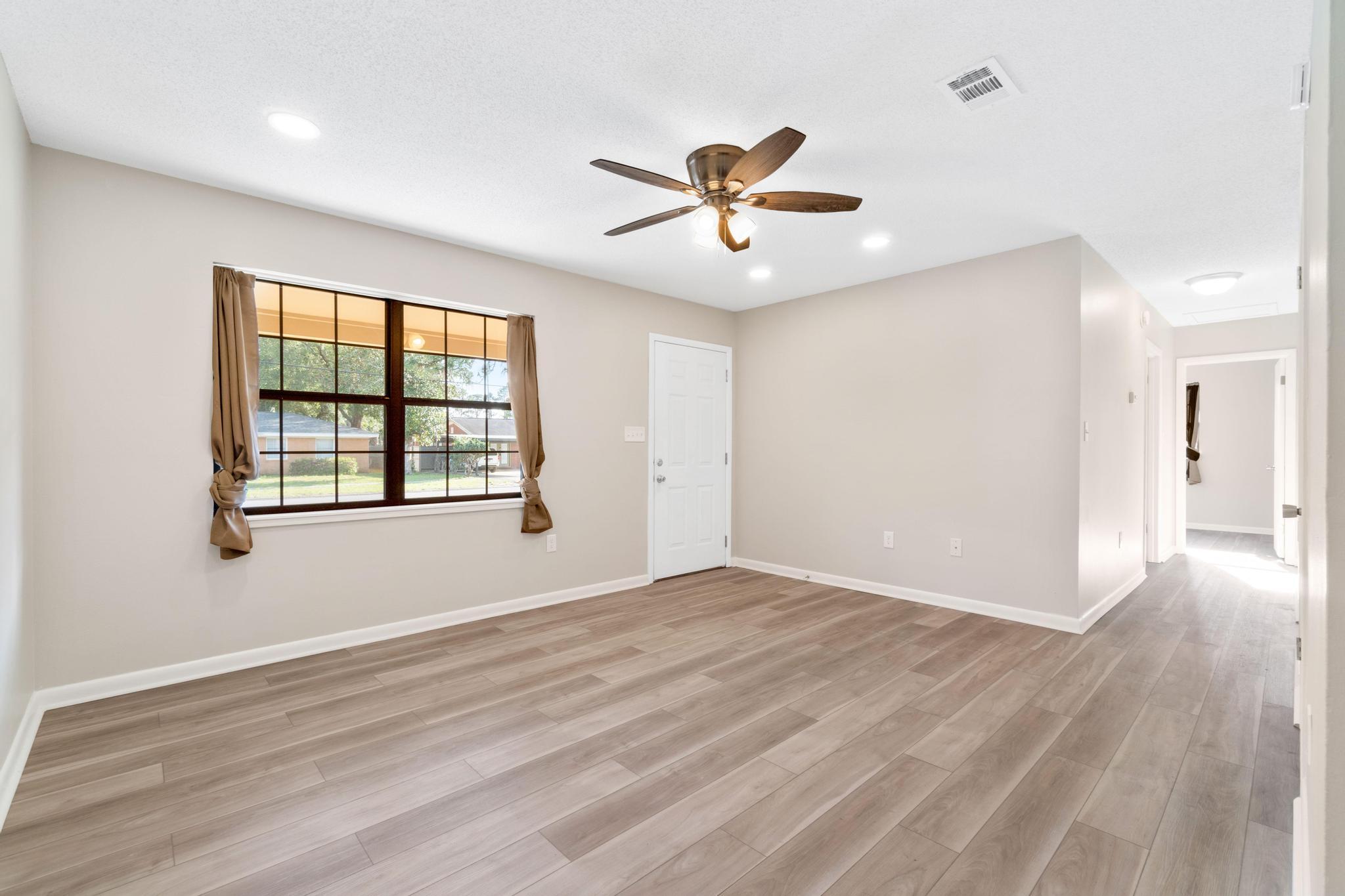 233 Santa Rosa Street Southwest Fort Walton Beach, FL 32548 - Photo 7 of 28 Gallery Image 7