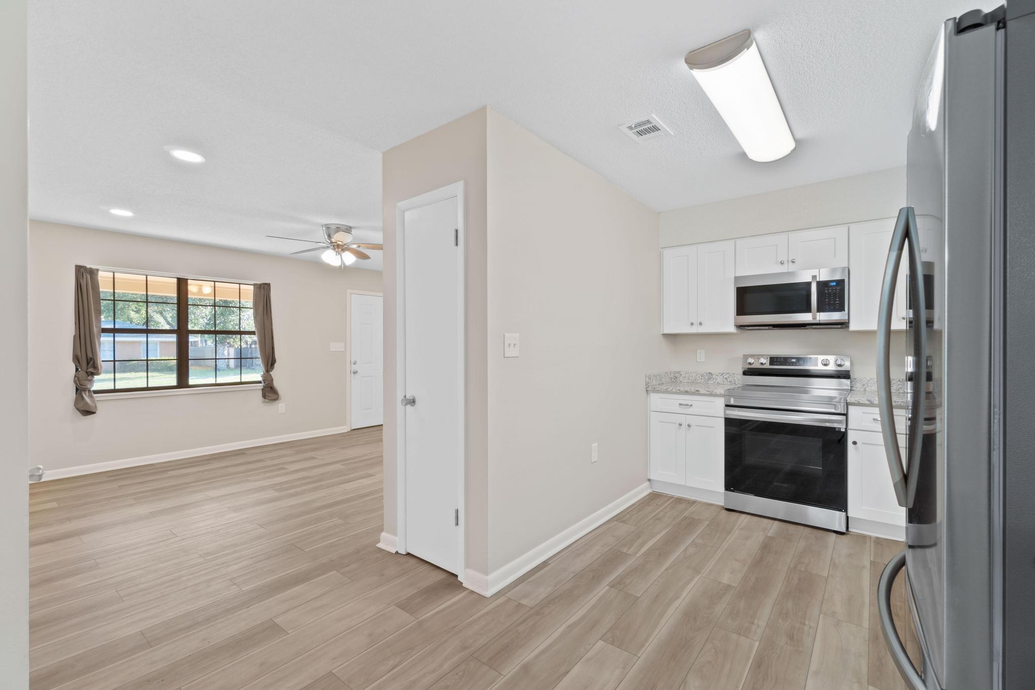 233 Santa Rosa Street Southwest Fort Walton Beach, FL 32548 - Photo 8 of 28 Gallery Image 8