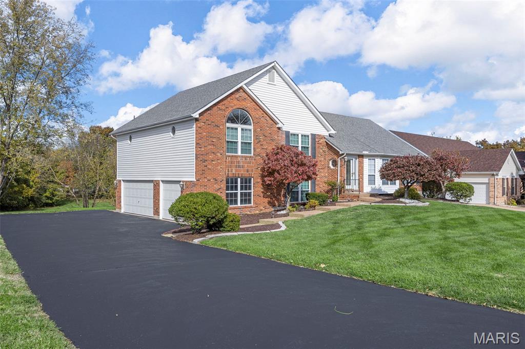 32 Clarksburg Weldon Spring, MO 63304 - Photo 2 of 42