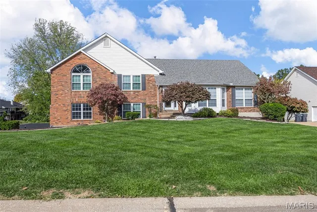 $469,000 | 32 Clarksburg, Weldon Spring, MO 63304