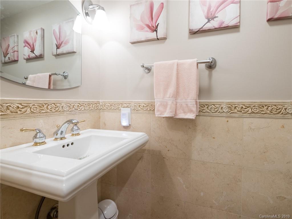 5805 Sharon Road, Unit B Charlotte, NC 28210 - Photo 14 of 43 Gallery Image 14