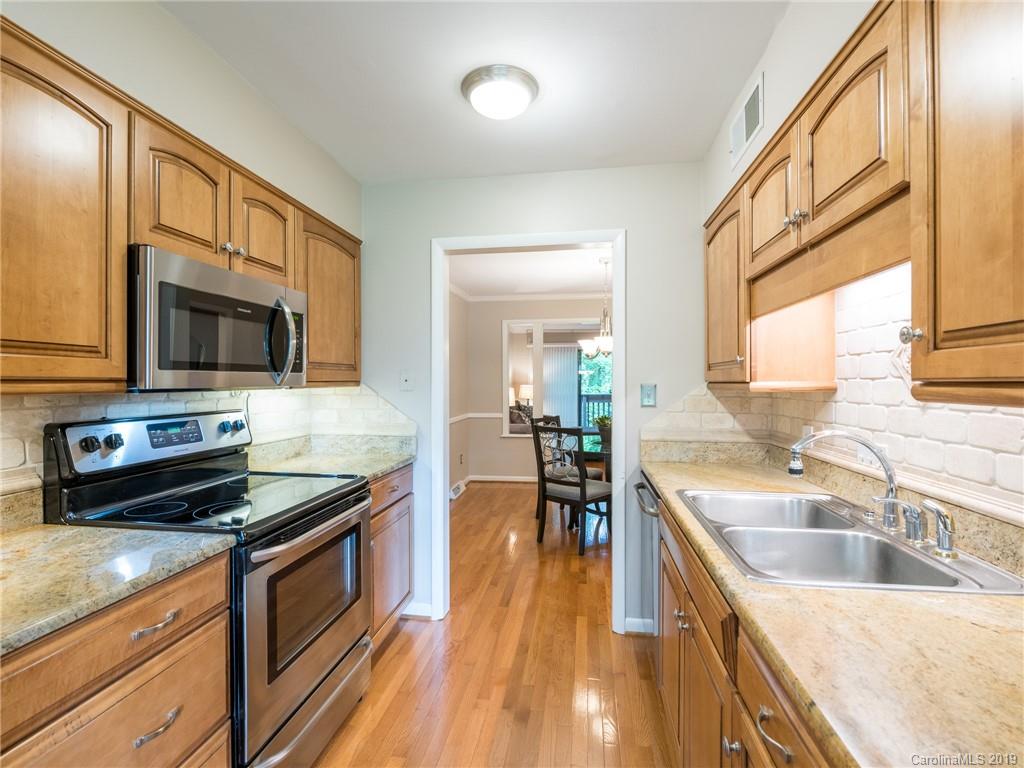 5805 Sharon Road, Unit B Charlotte, NC 28210 - Photo 4 of 43 Gallery Image 4