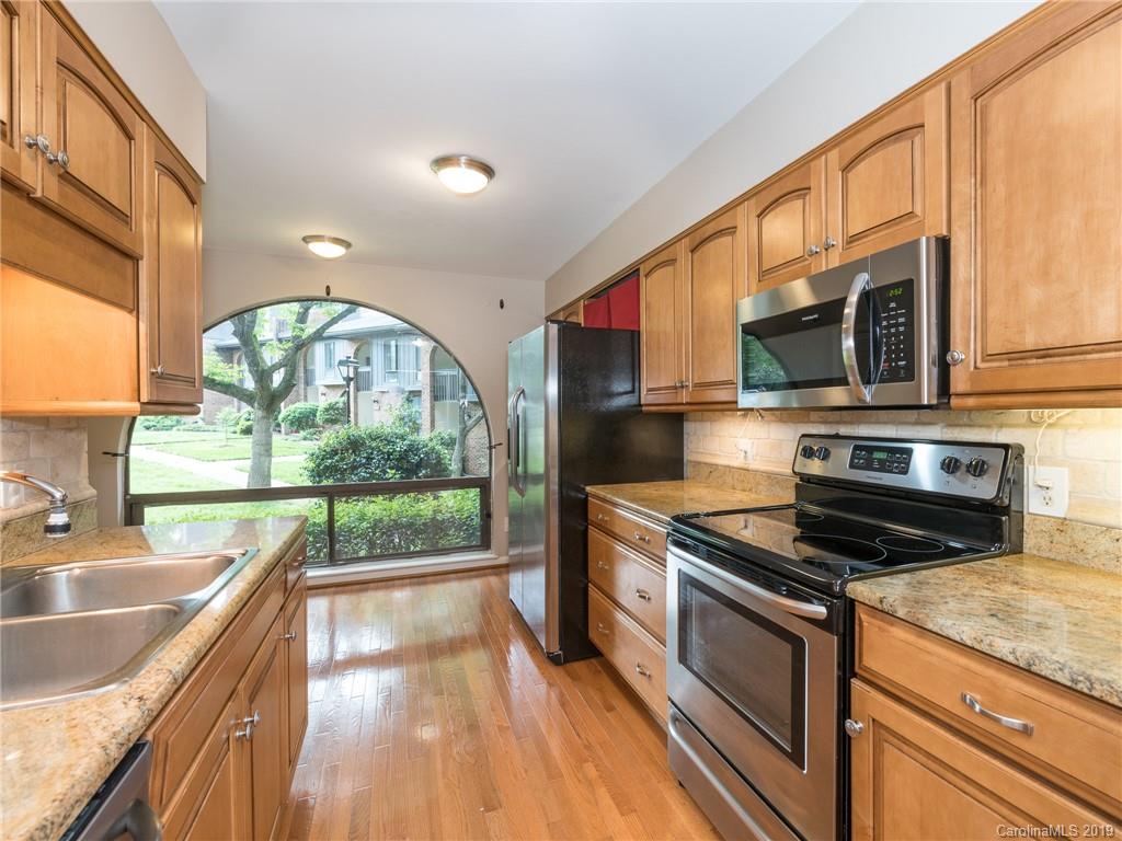 5805 Sharon Road, Unit B Charlotte, NC 28210 - Photo 5 of 43 Gallery Image 5