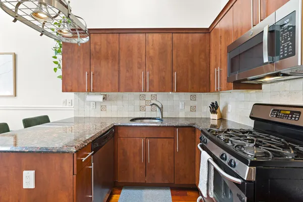 $729,000 | 744 Park Avenue, Unit 5L, Hoboken, NJ 07030