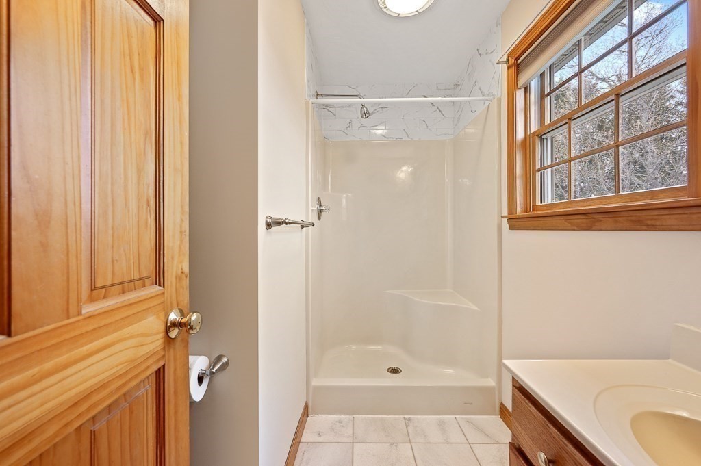 14 Belcourt Road Worcester, MA 01605 - Photo 19 of 42
