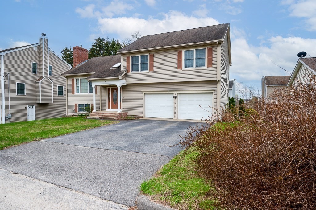 14 Belcourt Road Worcester, MA 01605 - Photo 2 of 42