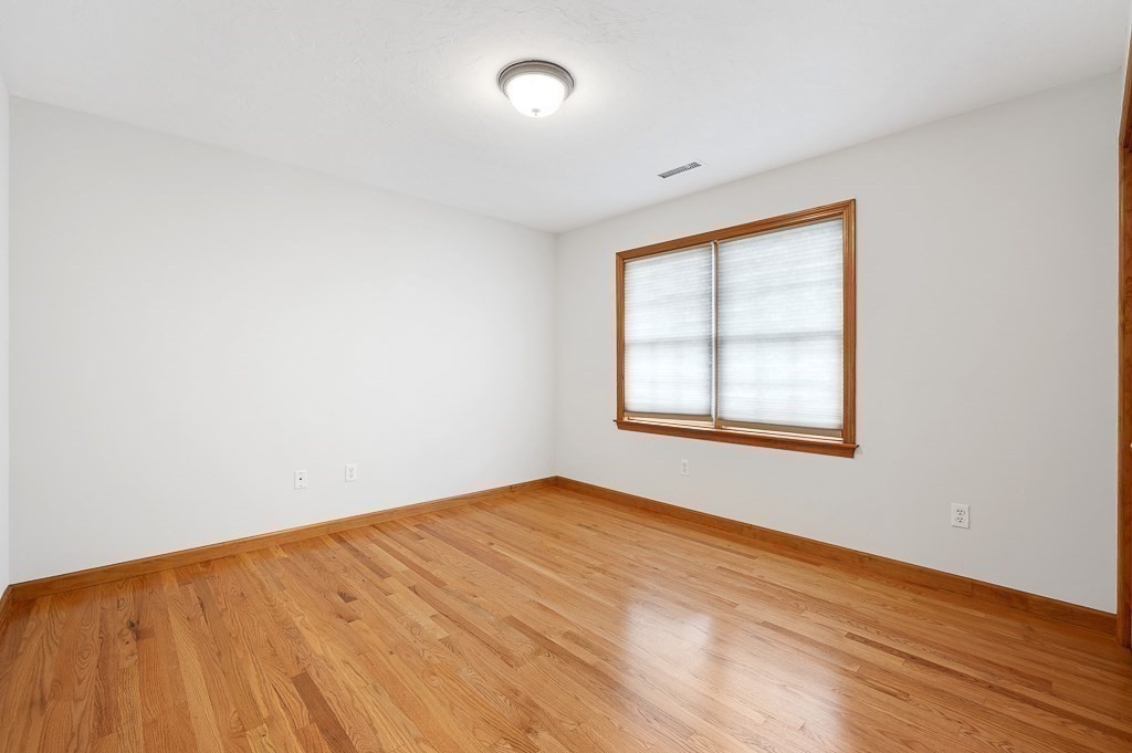 14 Belcourt Road Worcester, MA 01605 - Photo 23 of 42