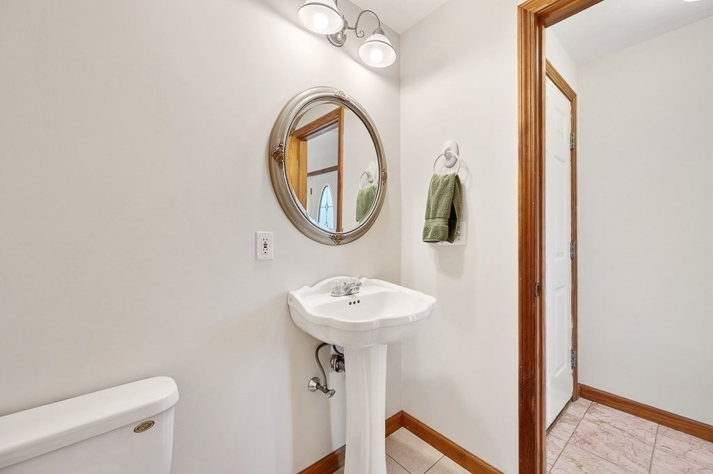14 Belcourt Road Worcester, MA 01605 - Photo 26 of 42