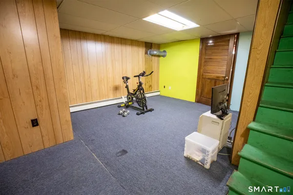 $399,999 | 33 Spruce Drive, East Hartford, CT 06118