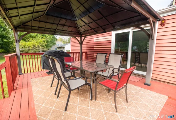 $399,999 | 33 Spruce Drive, East Hartford, CT 06118