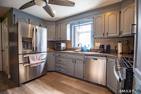 $399,999 | 33 Spruce Drive, East Hartford, CT 06118