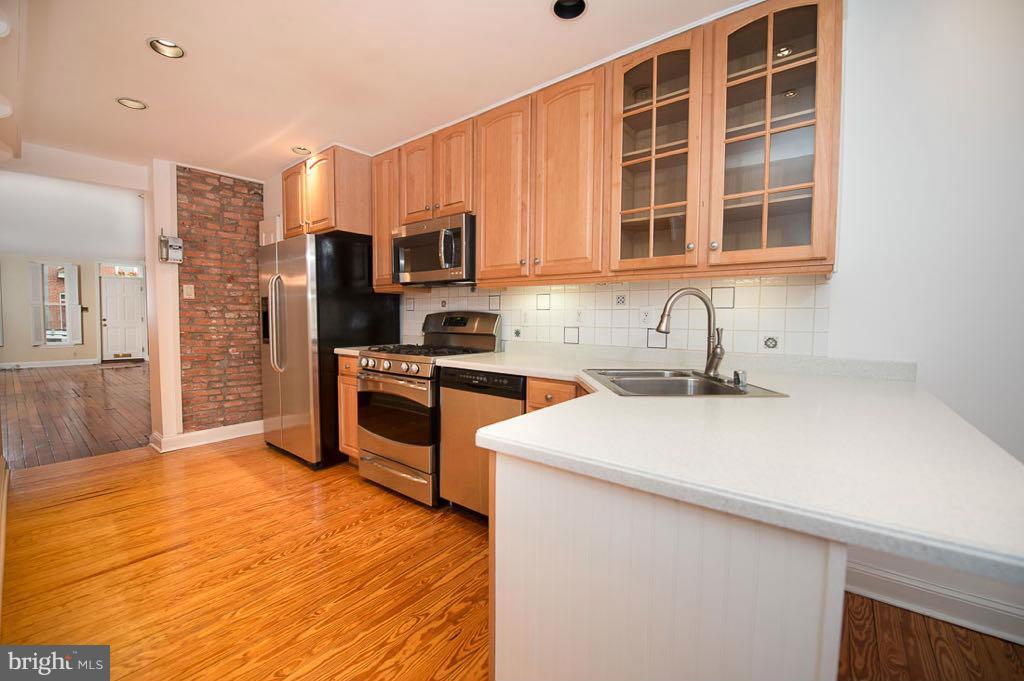 1225 Riverside Avenue Baltimore, MD 21230 - Photo 4 of 21 Kitchen
