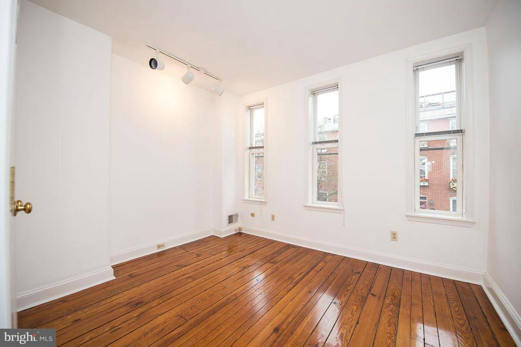 1225 Riverside Avenue Baltimore, MD 21230 - Photo 8 of 21 Bedroom