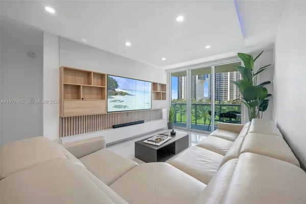 $6,500 | 19370 Collins Avenue, Unit 507, Sunny Isles Beach, FL 33160