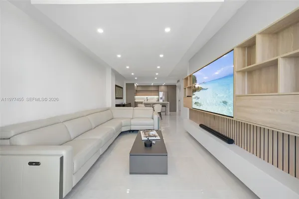 $6,500 | 19370 Collins Avenue, Unit 507, Sunny Isles Beach, FL 33160