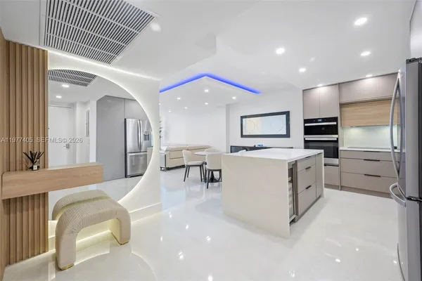 $6,500 | 19370 Collins Avenue, Unit 507, Sunny Isles Beach, FL 33160