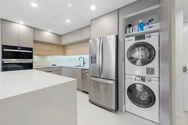 $6,500 | 19370 Collins Avenue, Unit 507, Sunny Isles Beach, FL 33160