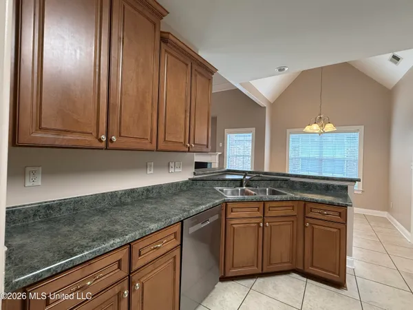 $2,200 | 4919 Rosebrook Circle East, Southaven, MS 38672