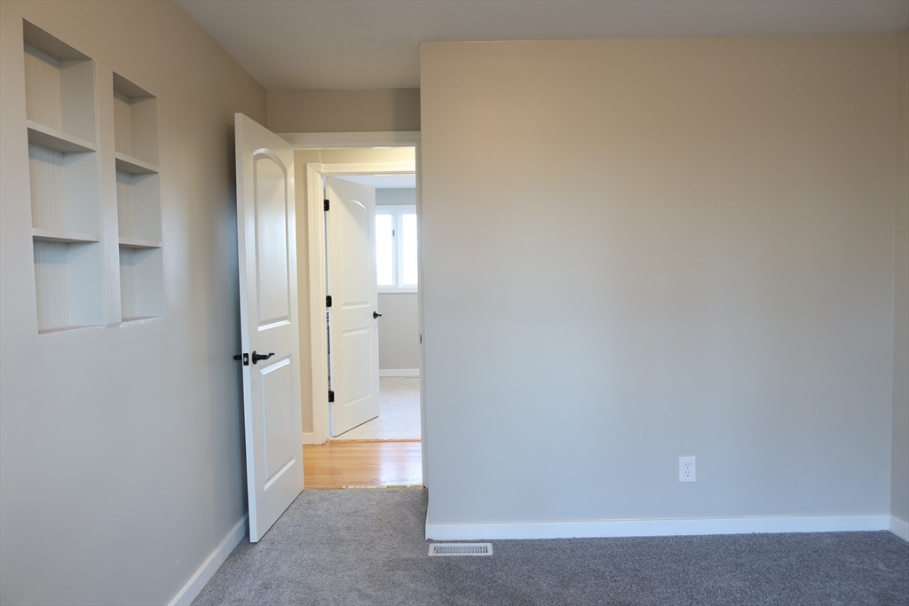 105 Overlook Drive Springfield, MA 01118 - Photo 12 of 23