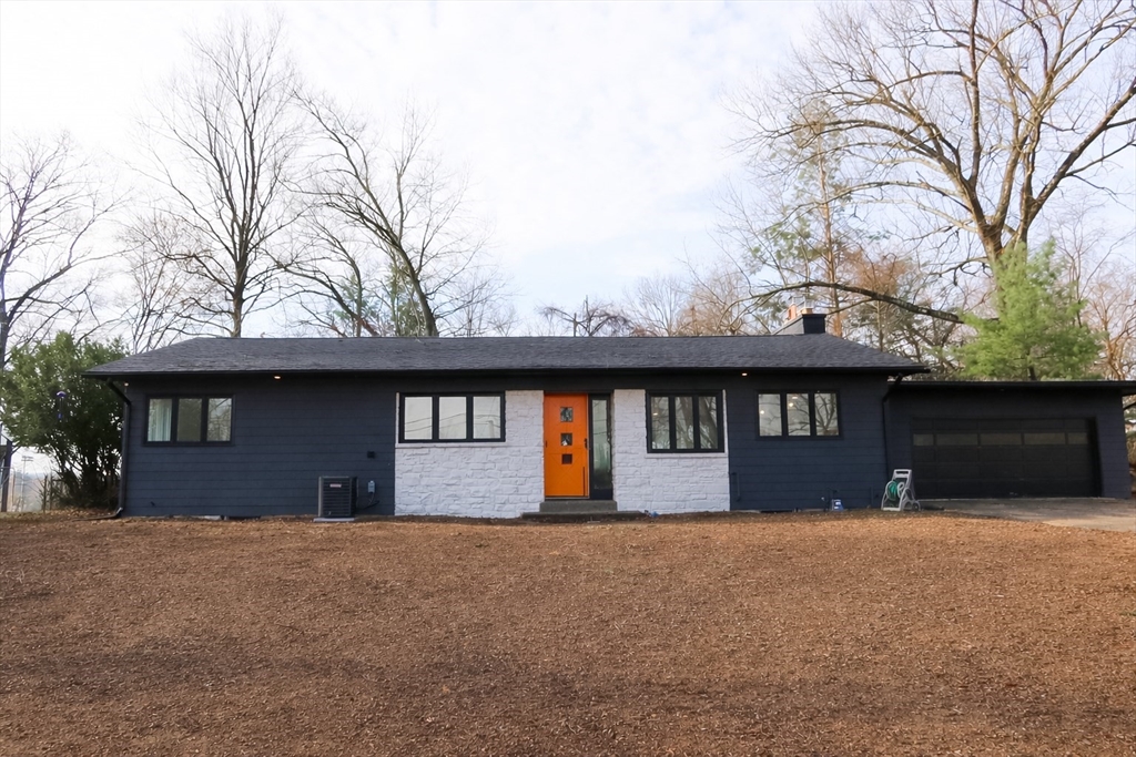 105 Overlook Drive Springfield, MA 01118 - Photo 3 of 23