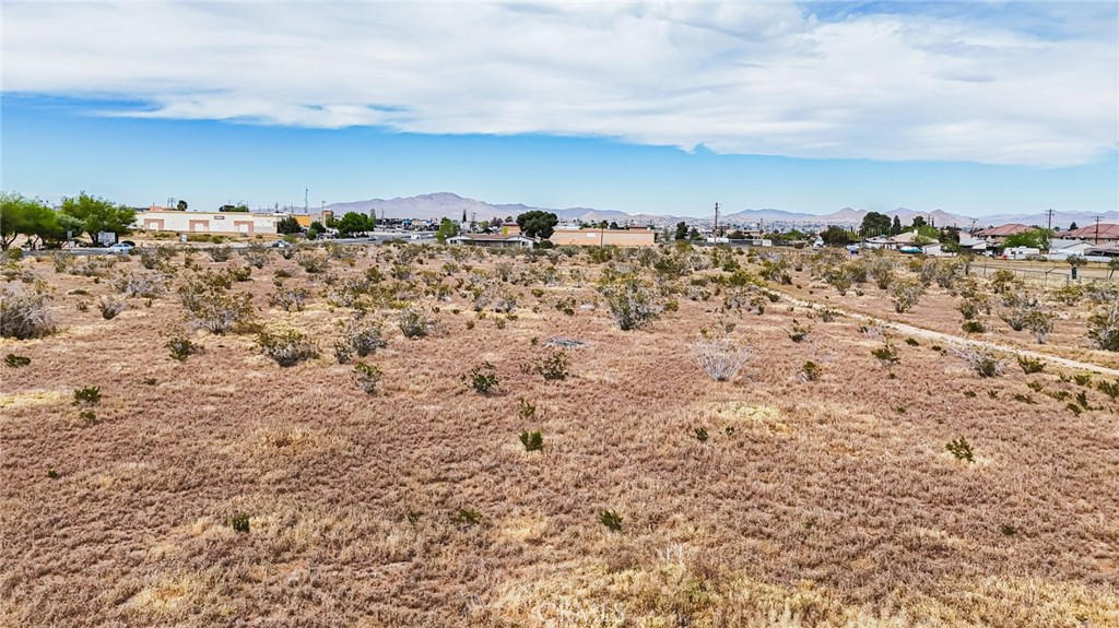 11695 Hesperia Road Hesperia, CA 92345 - Photo 26 of 31