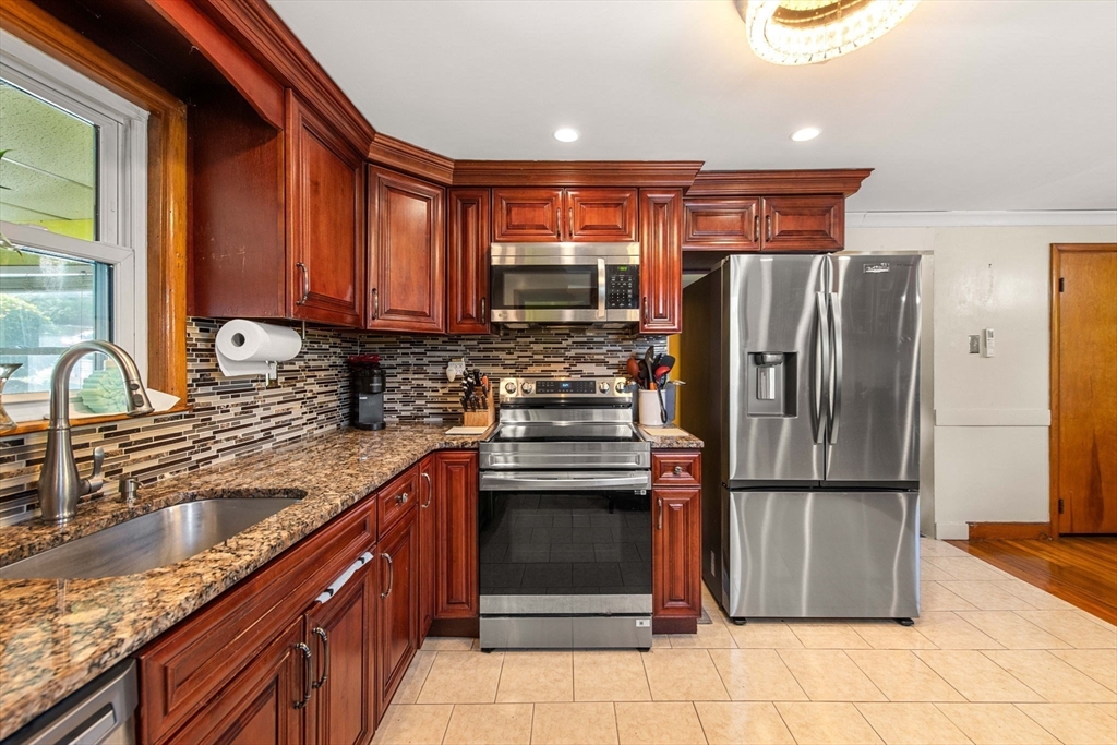 276 Spring Street Boston, MA 02132 - Photo 5 of 40 Gallery Image 5
