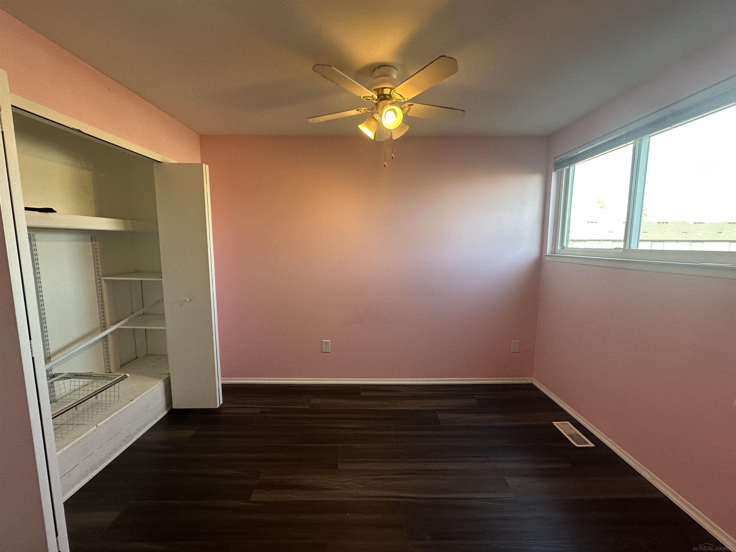 28219 Raleigh Crescent Drive New Baltimore, MI 48051 - Photo 24 of 35