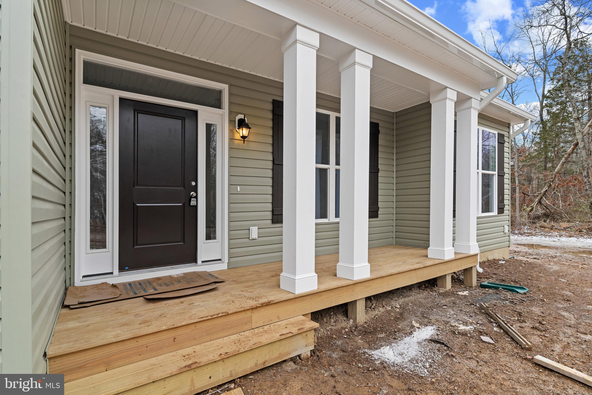 6735 Beverly Road Broad Run, VA 20137 - Photo 4 of 30 Property entrance with covered porch