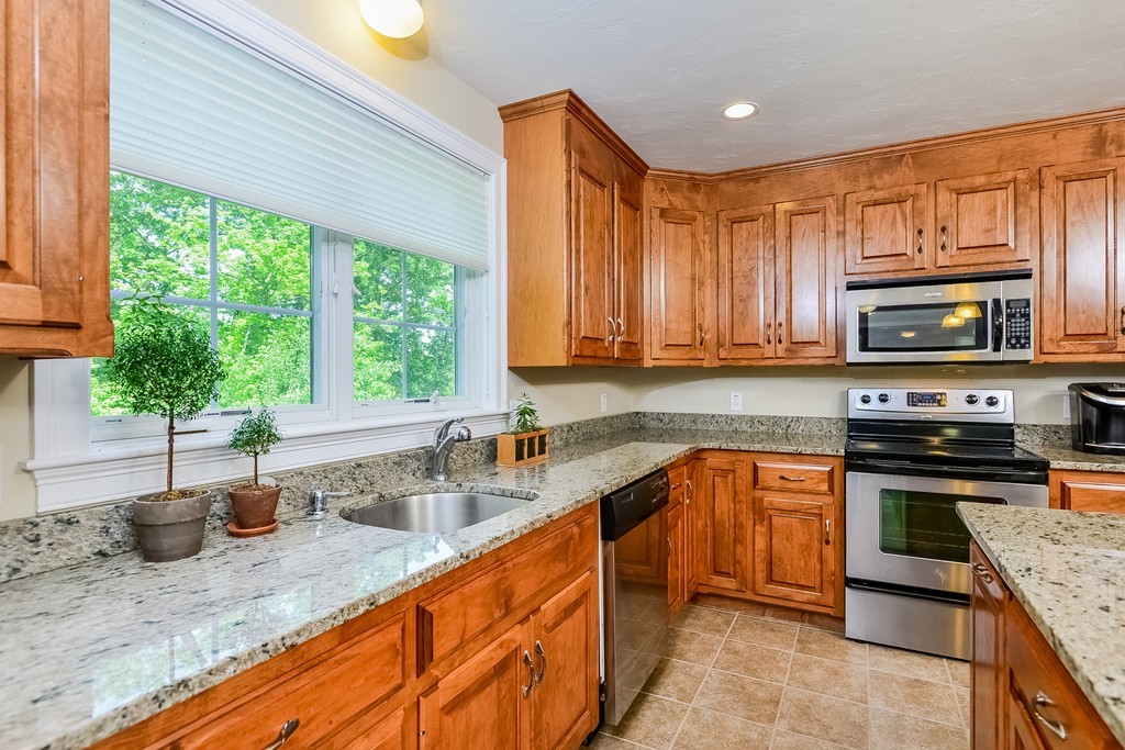 142 Brandywine Road Franklin, MA 02038 - Photo 2 of 29 Gallery Image 2