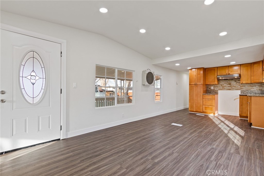 45446 7th Street, Unit 42 Lancaster, CA 93535 - Photo 5 of 16