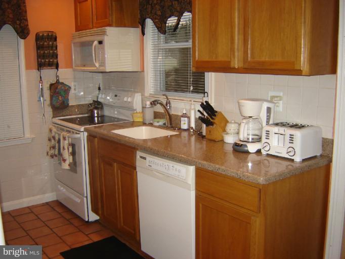 161 Meadow Road Pasadena, MD 21122 - Photo 9 of 21 Kitchen