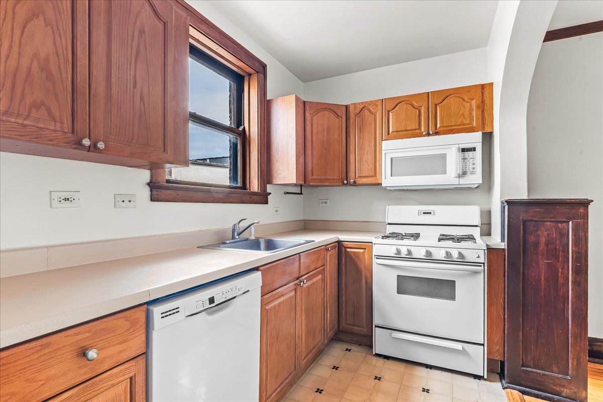 909 Green Bay Road, Unit 2S Winnetka, IL 60093 - Photo 7 of 12