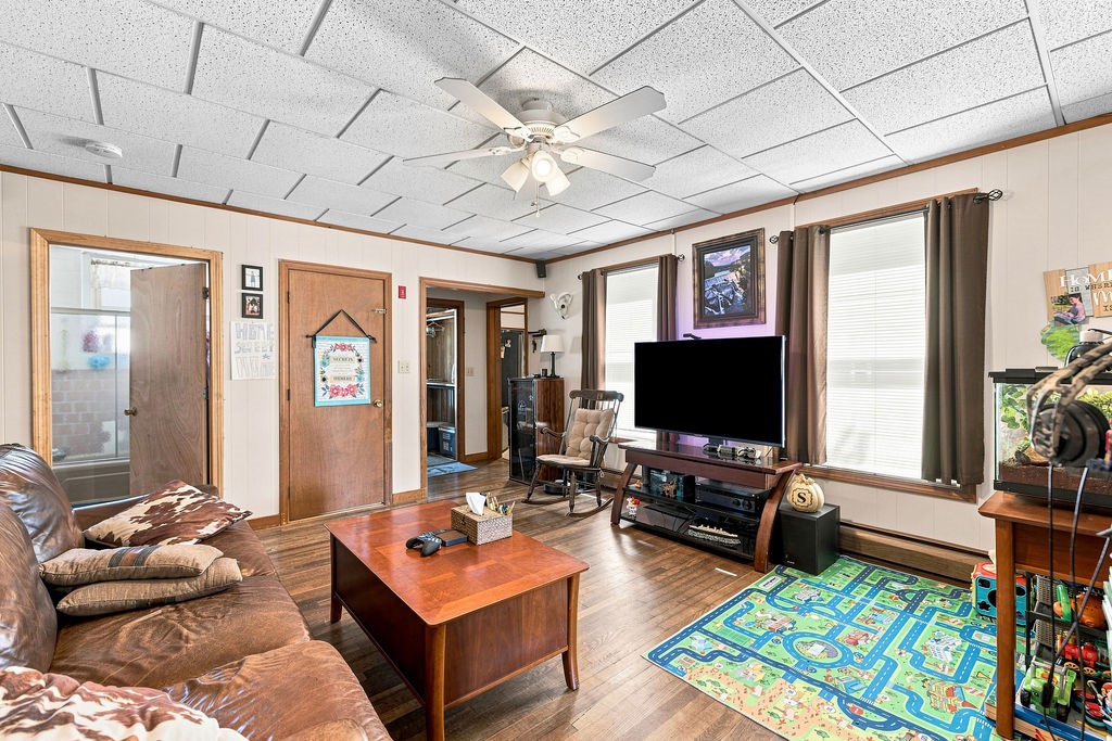 228 Main Road Tiverton, RI 02878 - Photo 11 of 34 Gallery Image 11