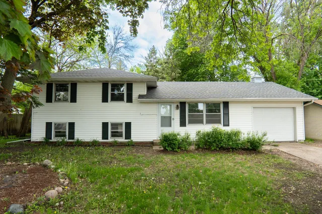 $314,900 | 8011 80th Street South, Cottage Grove, MN 55016