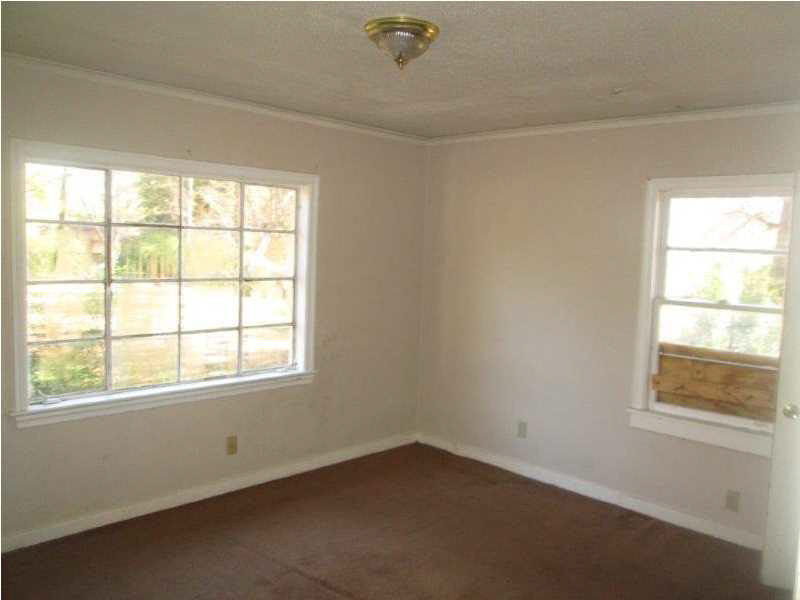137 Del Rio Street Jackson, MS 39206 - Photo 5 of 9 Photo 5