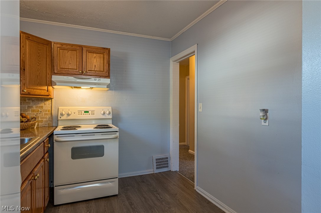 1565 Mapledale Road Wickliffe, OH 44092 - Photo 13 of 30 Gallery Image 13