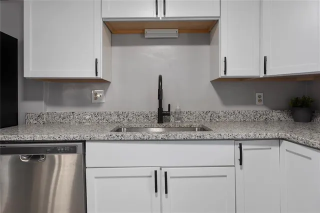 $324,950 | 1707 West 44th Street, Kansas City, MO 64111