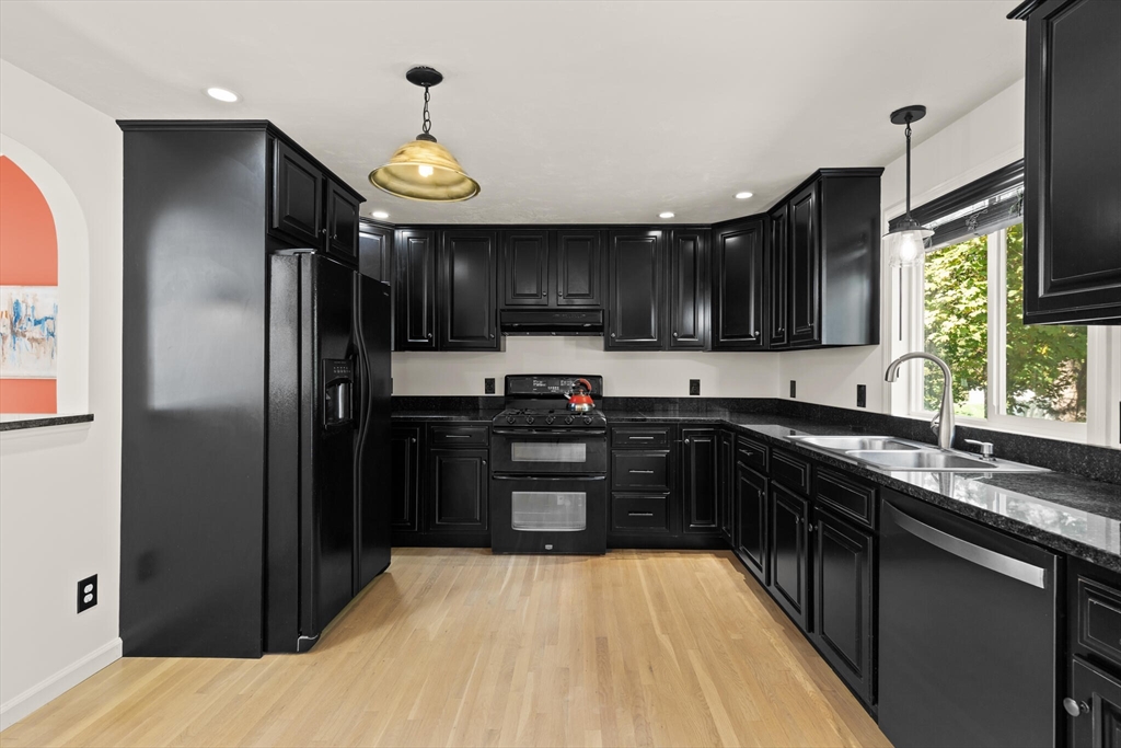 6 Meadowsweet Road Shrewsbury, MA 01545 - Photo 22 of 36 Gallery Image 22