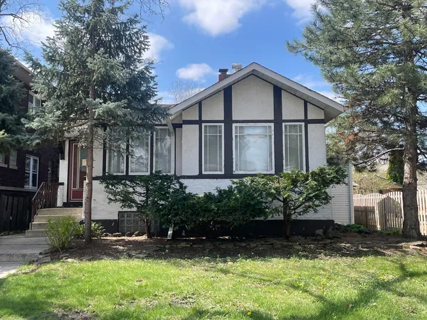 $329,000 | 3424 Kenilworth Avenue, Berwyn, IL 60402