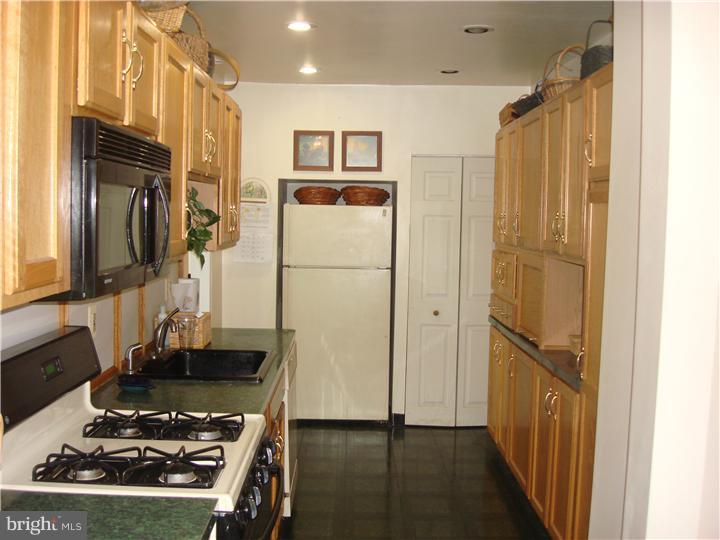 7605 Parkview Road Upper Darby, PA 19082 - Photo 5 of 13 Kitchen