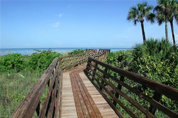 $9,500 | 595 Serendipity Drive, Unit 595, Naples, FL 34108