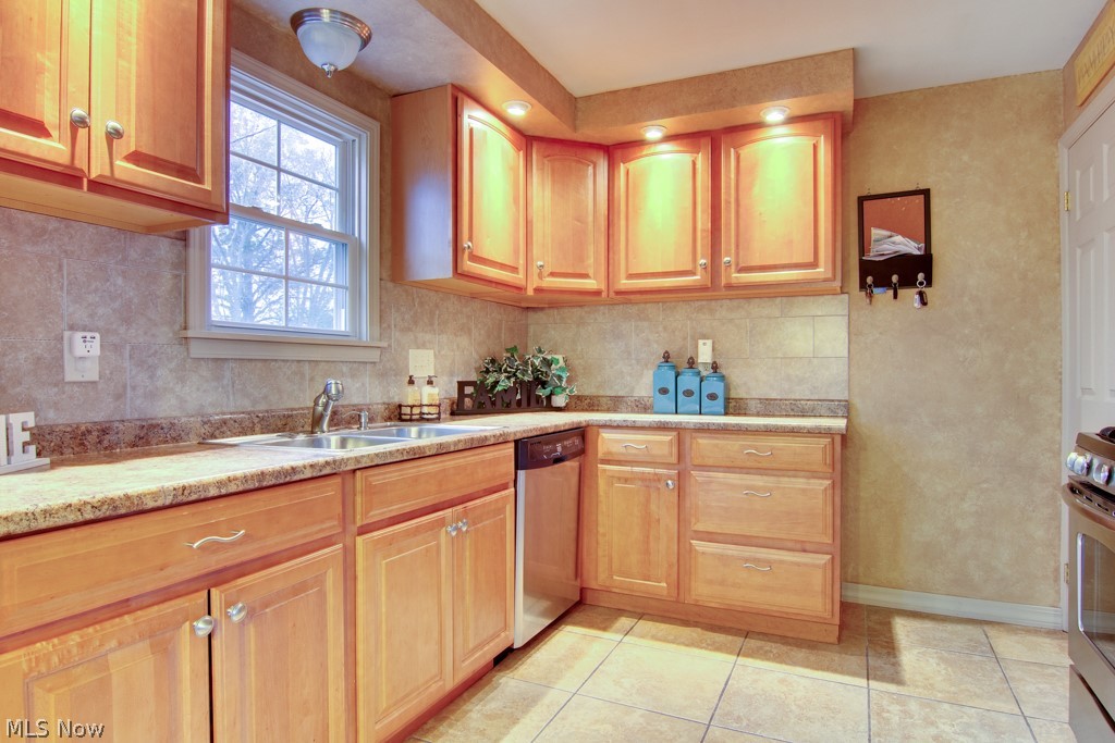 5380 Huron Road Cleveland, OH 44124 - Photo 11 of 20 updated kitchen.
