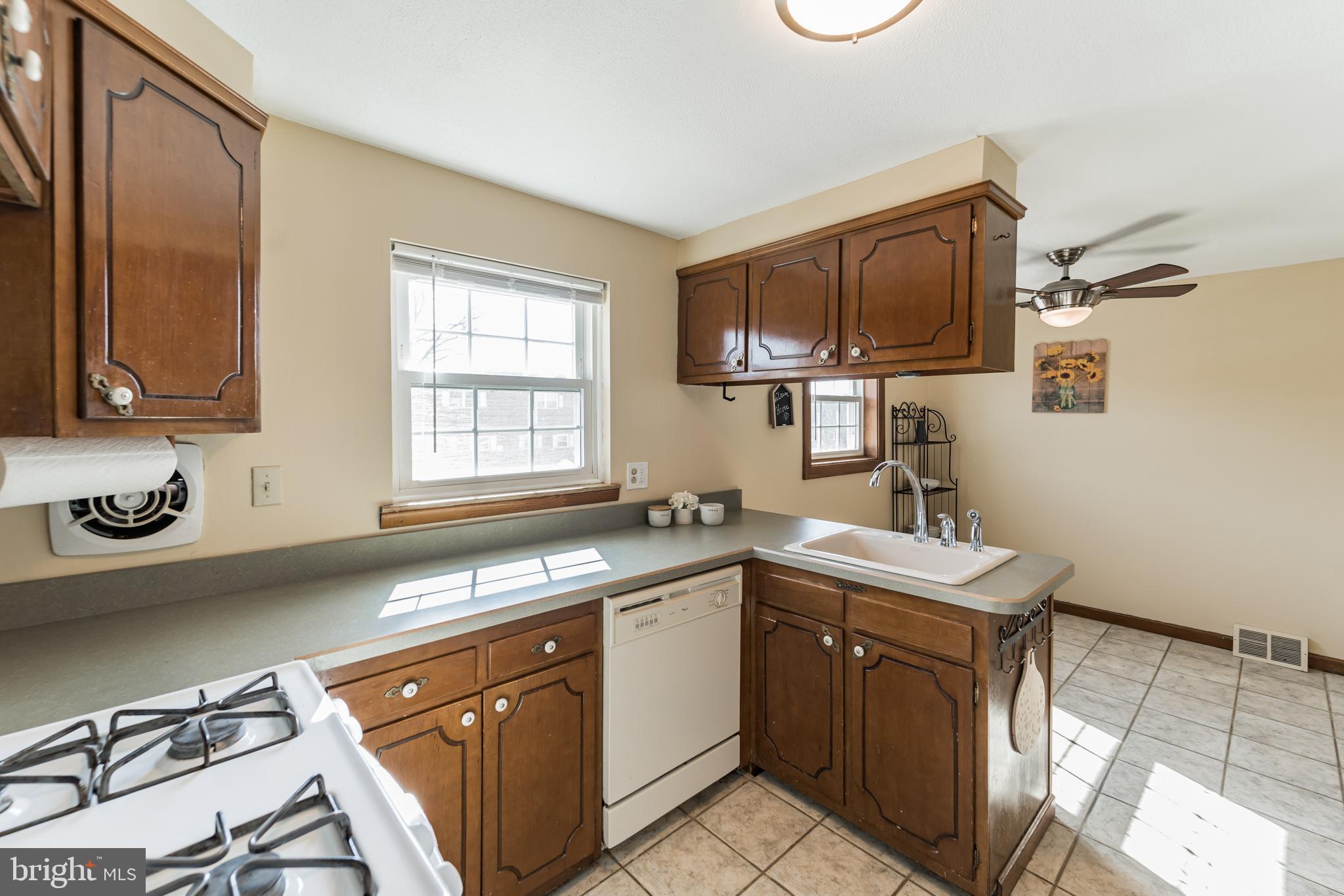8508 Bridle Road Philadelphia, PA 19111 - Photo 12 of 29 Gallery Image 12