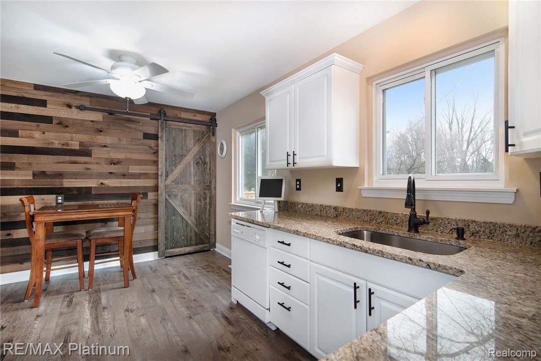 421 Riddle Street Howell, MI 48843 - Photo 4 of 20 Photo-Mar-13,-4-45-14-PM.jpg