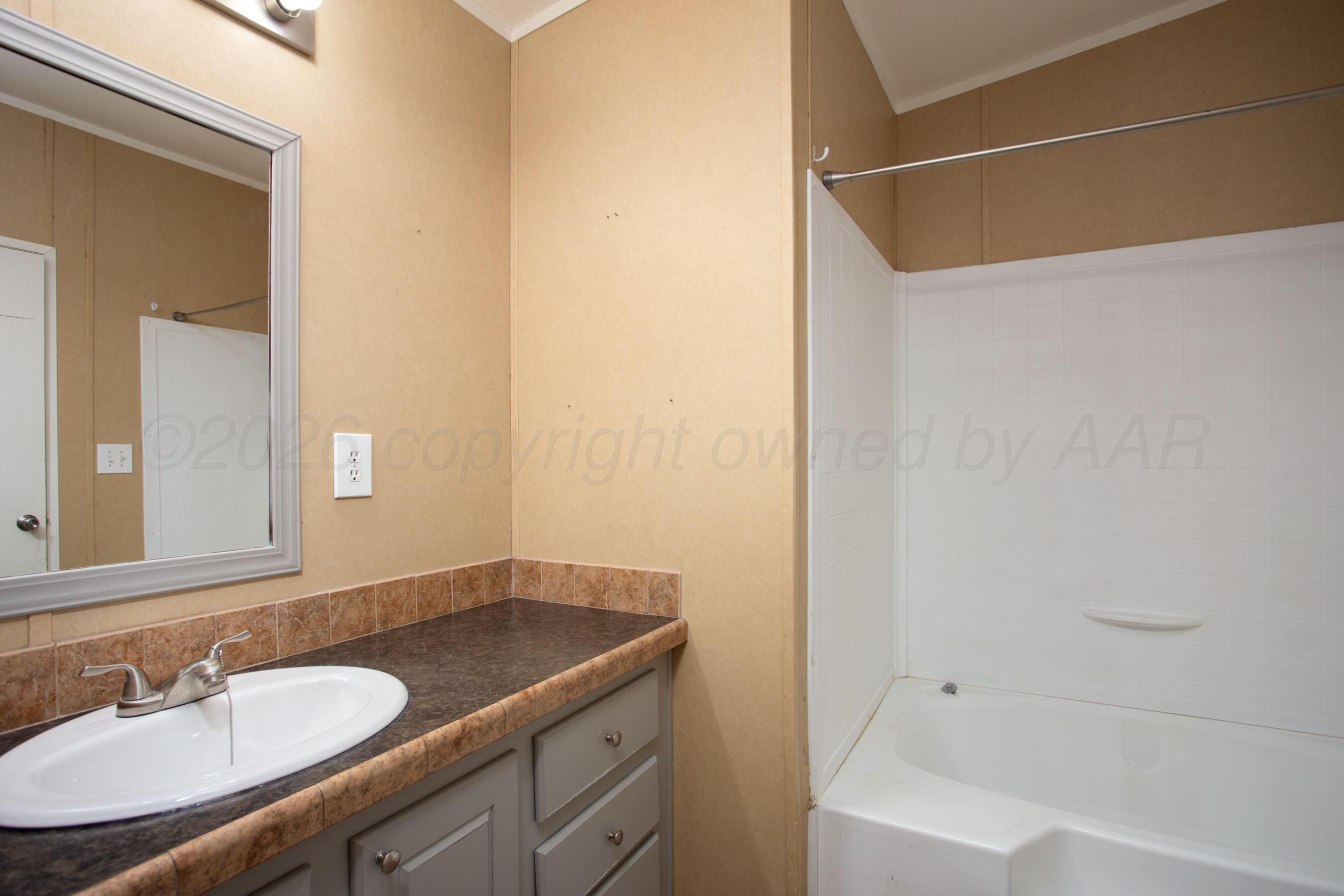 7460 Sabre Trail Amarillo, TX 79124 - Photo 24 of 55 BATHROOM