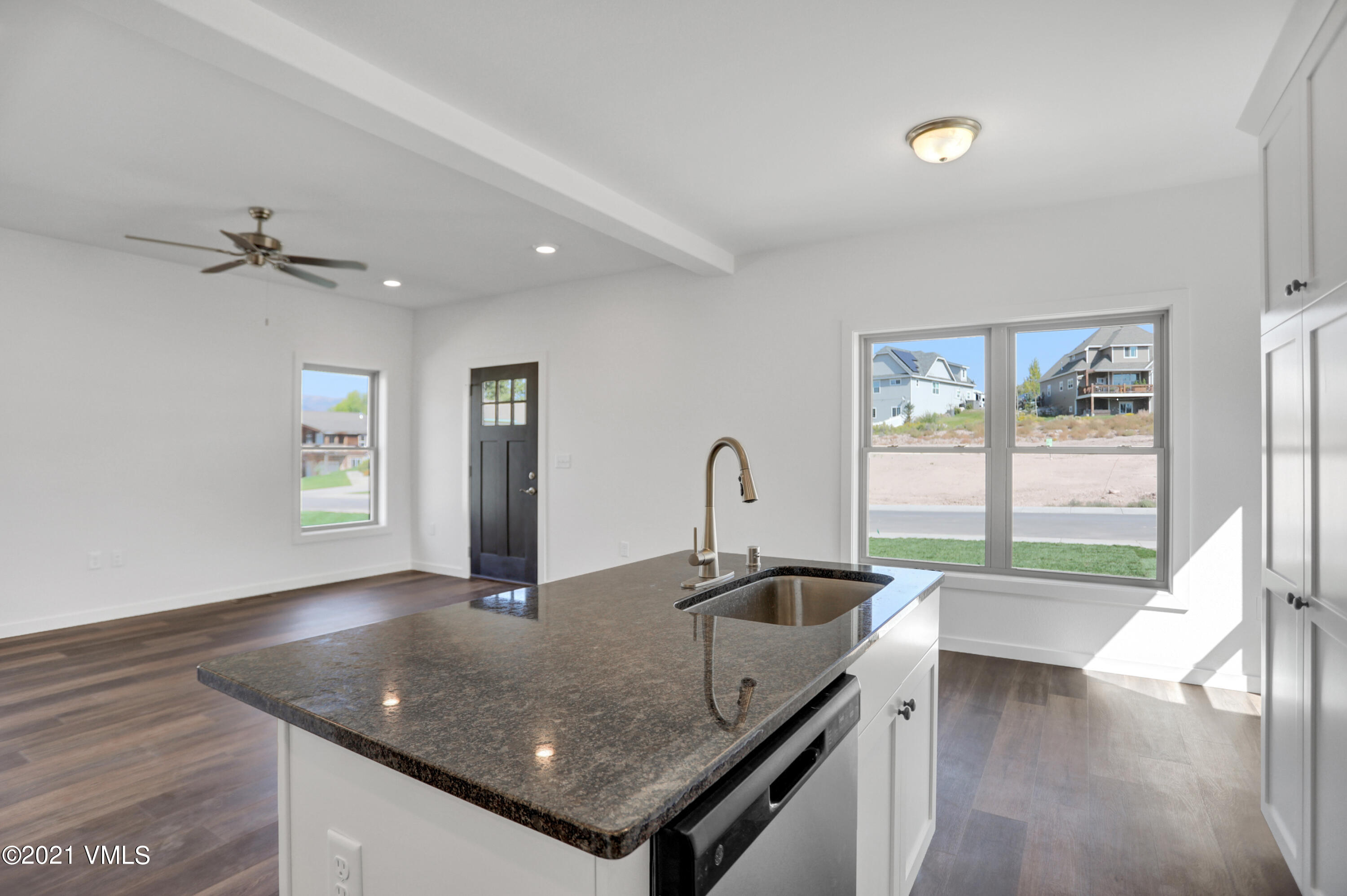 265 Bowie Road Gypsum, CO 81637 - Photo 14 of 40 Kitchen (2)